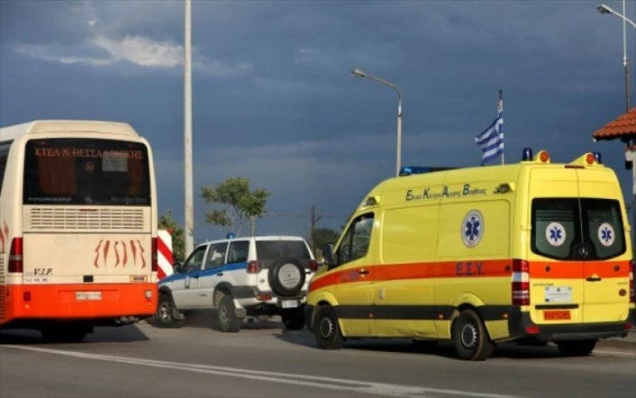 Χαλκιδική: Σύγκρουση λεωφορείου που μετέφερε μαθητές με Ι.Χ.